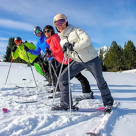 Kompleks wypoczynkowy Village Le Tarbesou - Pied De Piste Station Ax 3 Domaines 4*
